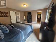 5 FAIRFIELD DRIVE | Stratford Ontario | Slide Image Seventeen
