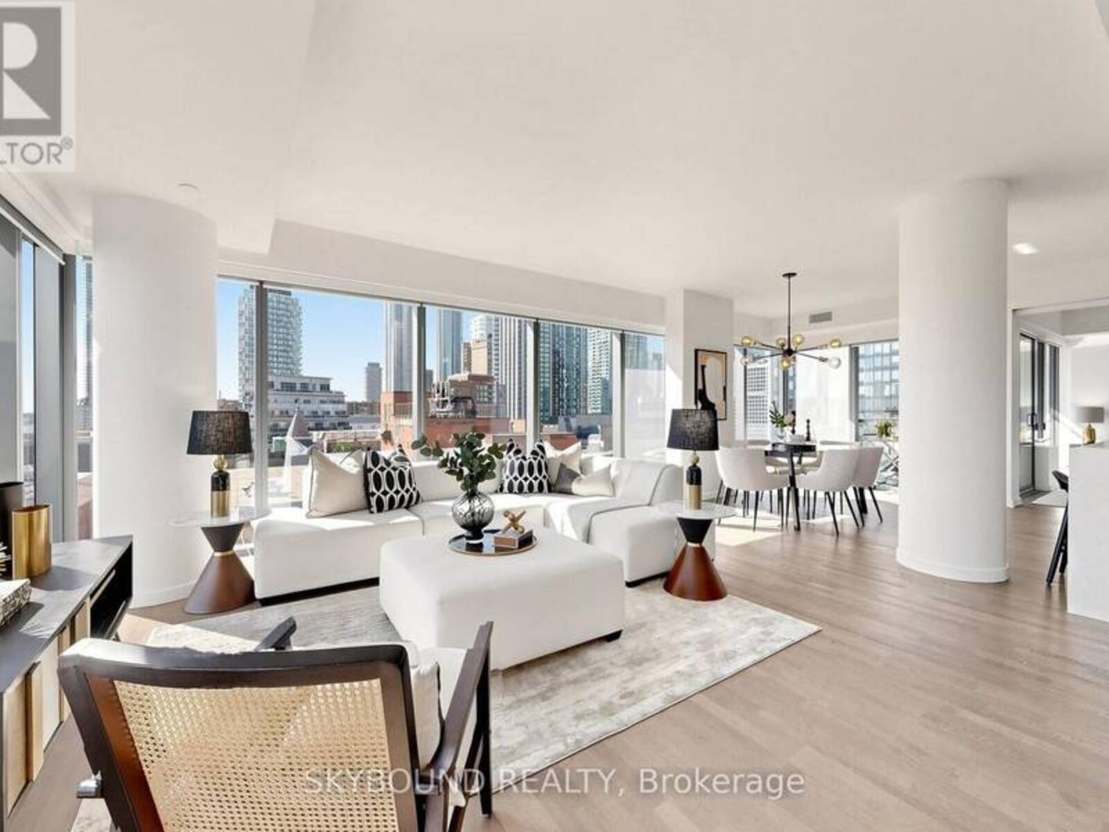 907 - 60 COLBORNE STREET, Toronto, Ontario M5E 0B7