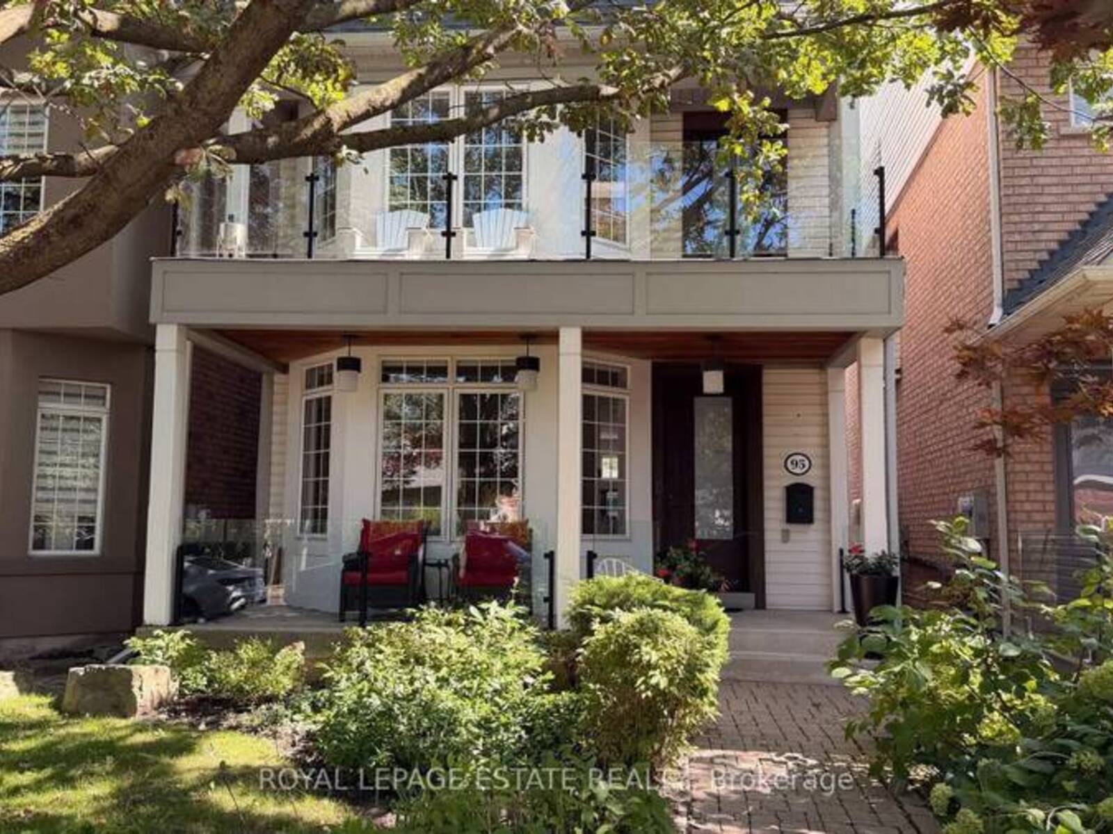 95 BOARDWALK DRIVE, Toronto, Ontario M4L 3X9