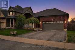 60 BROWNLEY LANE | Angus Ontario | Slide Image Two