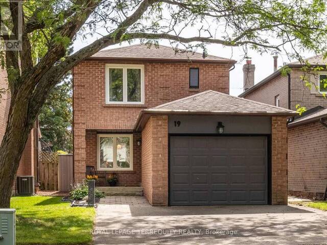 19 BROCKLESBY CRESCENT Ajax Ontario, L1T 2J6 - 3 Bedrooms Home For Sale