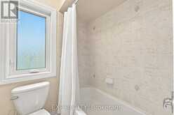 70 THORNLODGE DRIVE | Georgina Ontario | Slide Image Thirty-one
