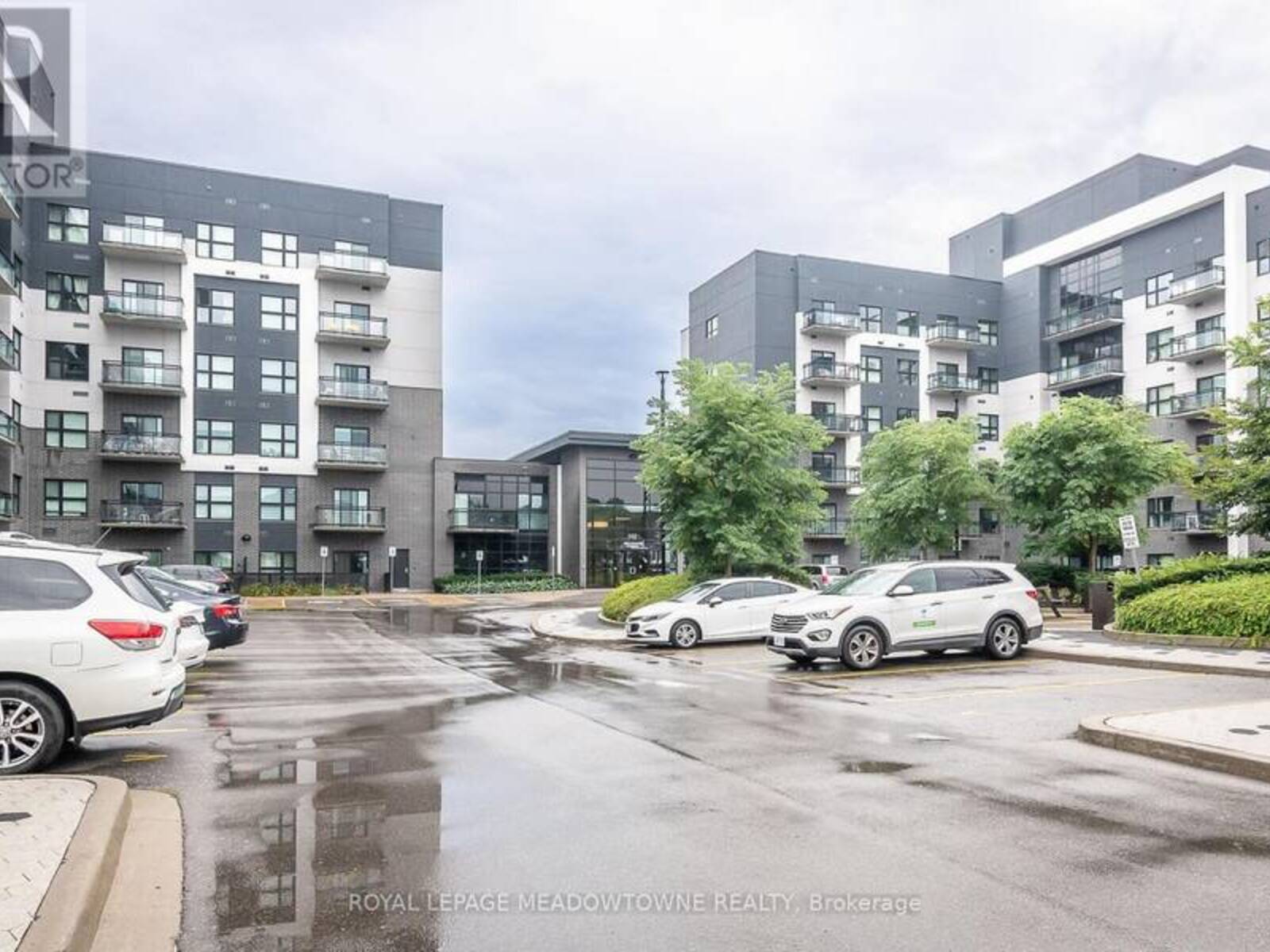 205 - 102 GROVEWOOD COMMON, Oakville, Ontario L6H 0X2