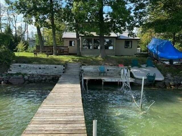 20 SNAKE ISLAND E Georgina Ontario, L4P 0M2 - 3 Bedrooms Waterfront Home For sale