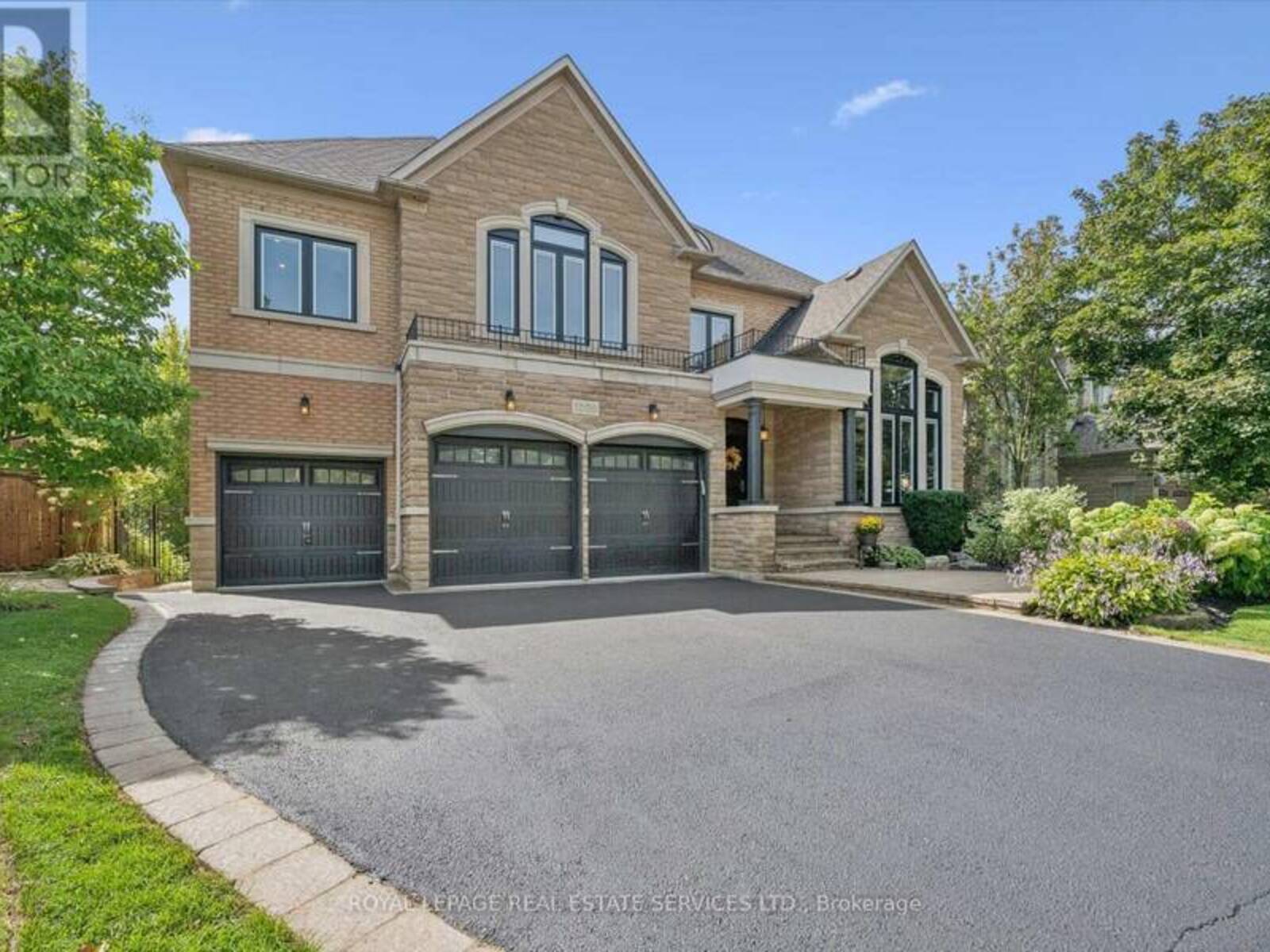 1036 VALLEY CREST CIRCLE, Oakville, Ontario L6H 6W8