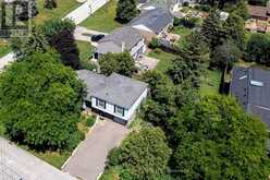 557 TRAFFORD CRESCENT | Oakville Ontario | Slide Image Two