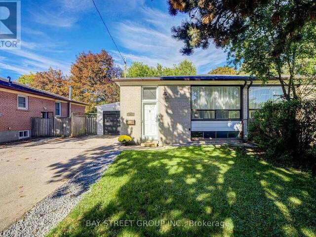 241 TAYLOR MILLS DRIVE N Richmond Hill Ontario, L4C 2T8 - 4 Bedrooms Home For Sale