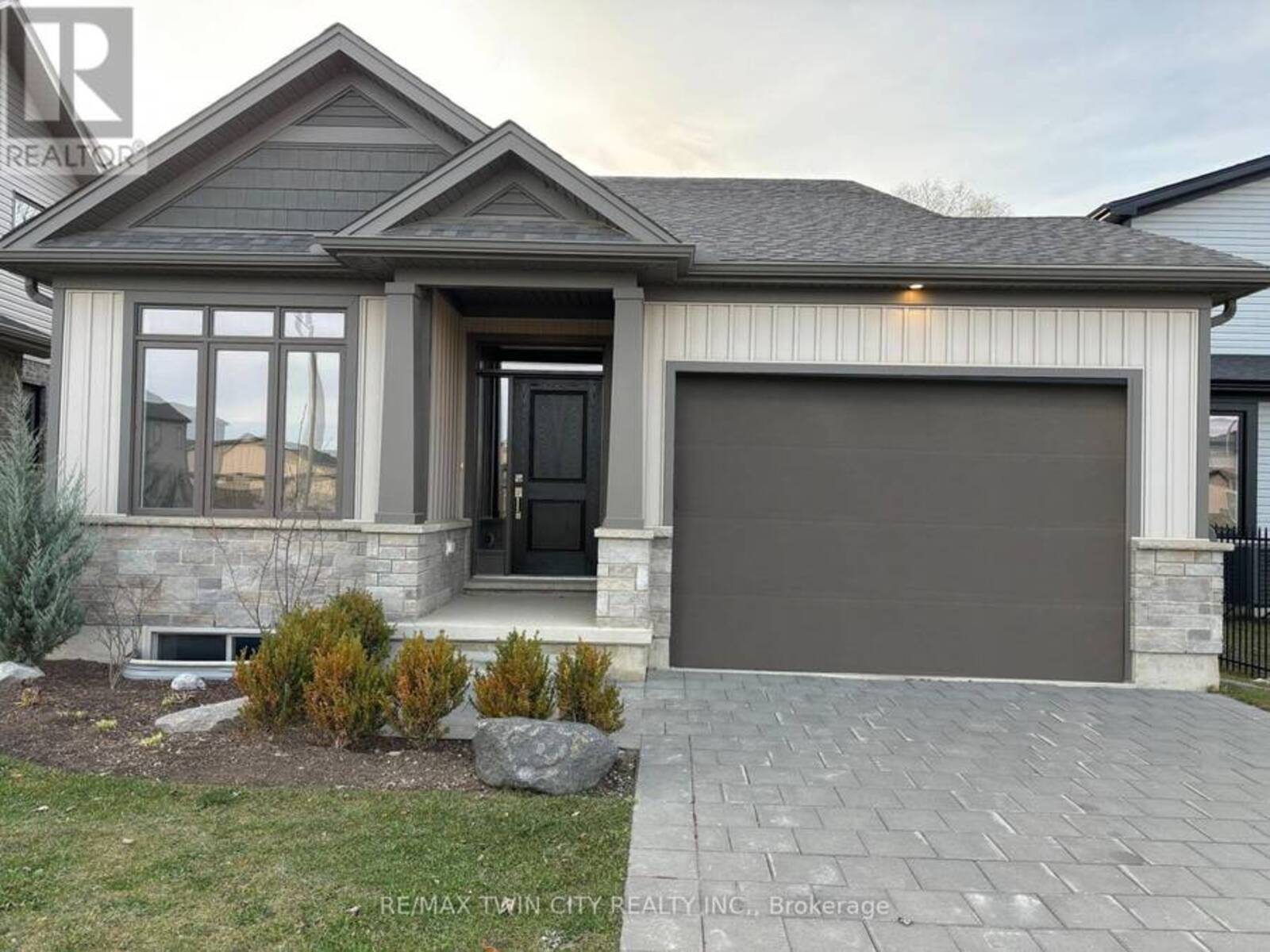 668 CHELTON ROAD, London, Ontario N6M 0A1