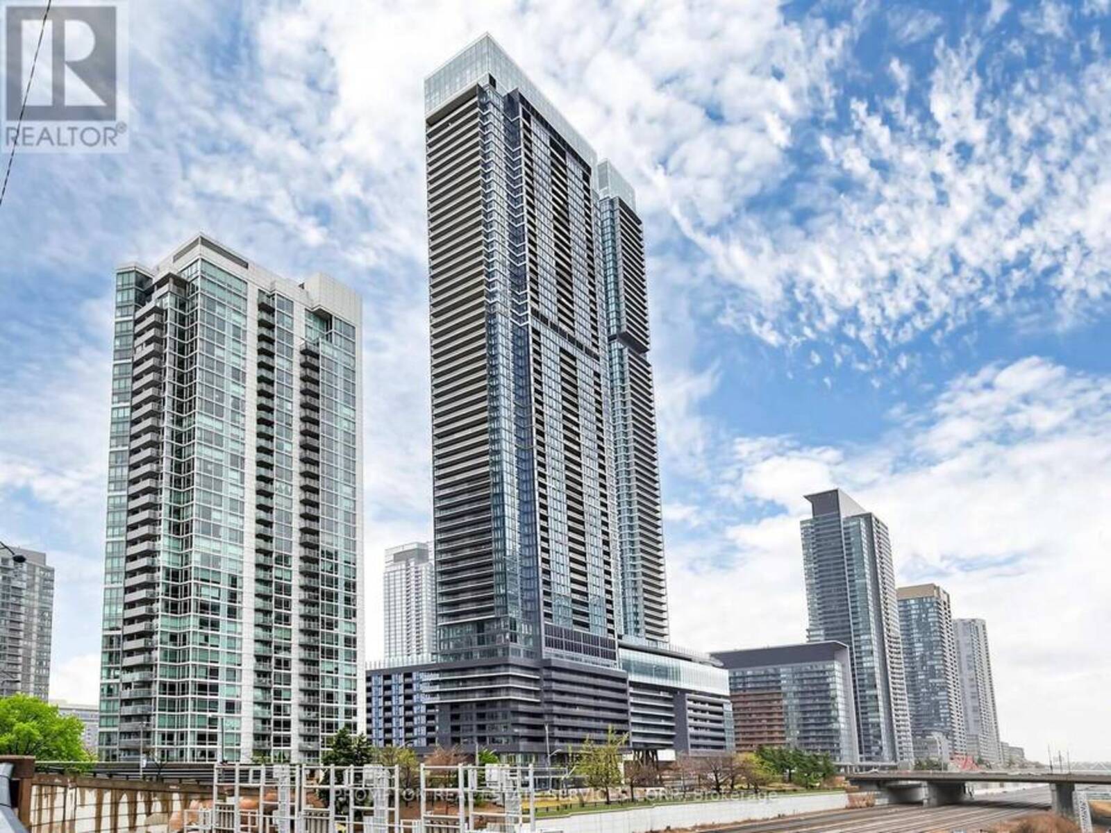 2208 - 1 CONCORD CITYPLACE WAY, Toronto, Ontario M5V 0X3