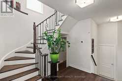 21 ENGLISH OAK DRIVE | Richmond Hill Ontario | Slide Image Four
