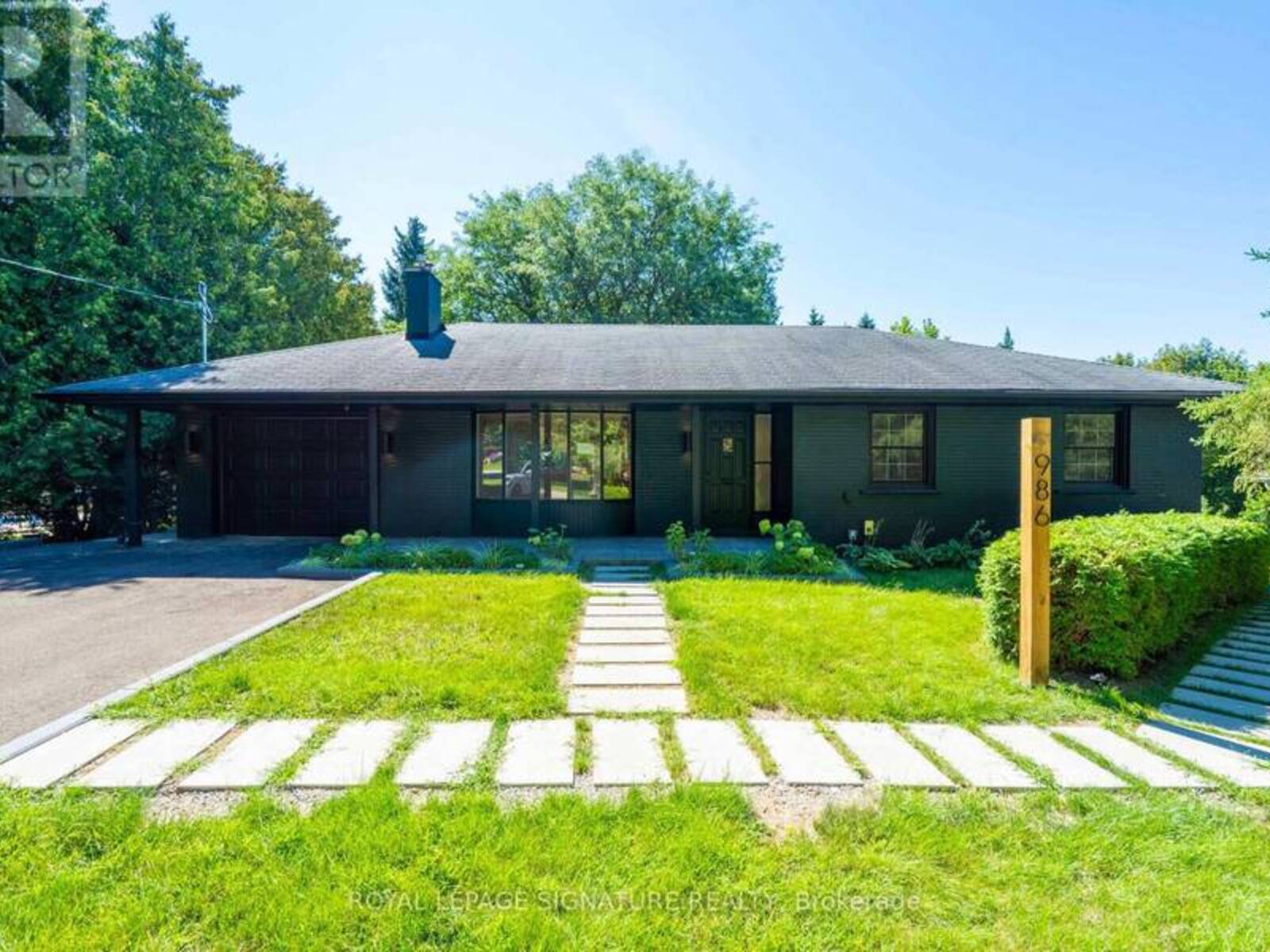 986 SRIGLEY STREET, Newmarket, Ontario L3Y 1Y3