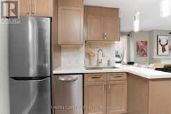 1002 - 75 WELDRICK ROAD E | Richmond Hill Ontario | Slide Image Six