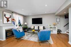 1002 - 75 WELDRICK ROAD E | Richmond Hill Ontario | Slide Image Nine