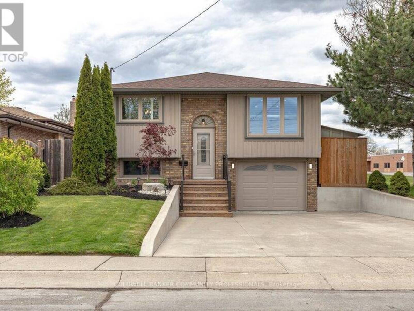 116 HIGHRIDGE AVENUE, Hamilton, Ontario L8E 3Y9