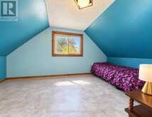 660 BURGESS AVENUE | Hamilton Ontario | Slide Image Two