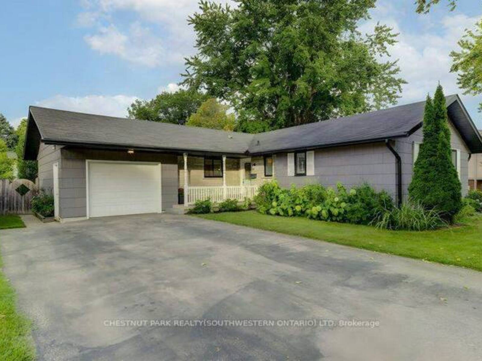 3 BLUE HERON COURT, Elmira, Ontario N3B 1S6