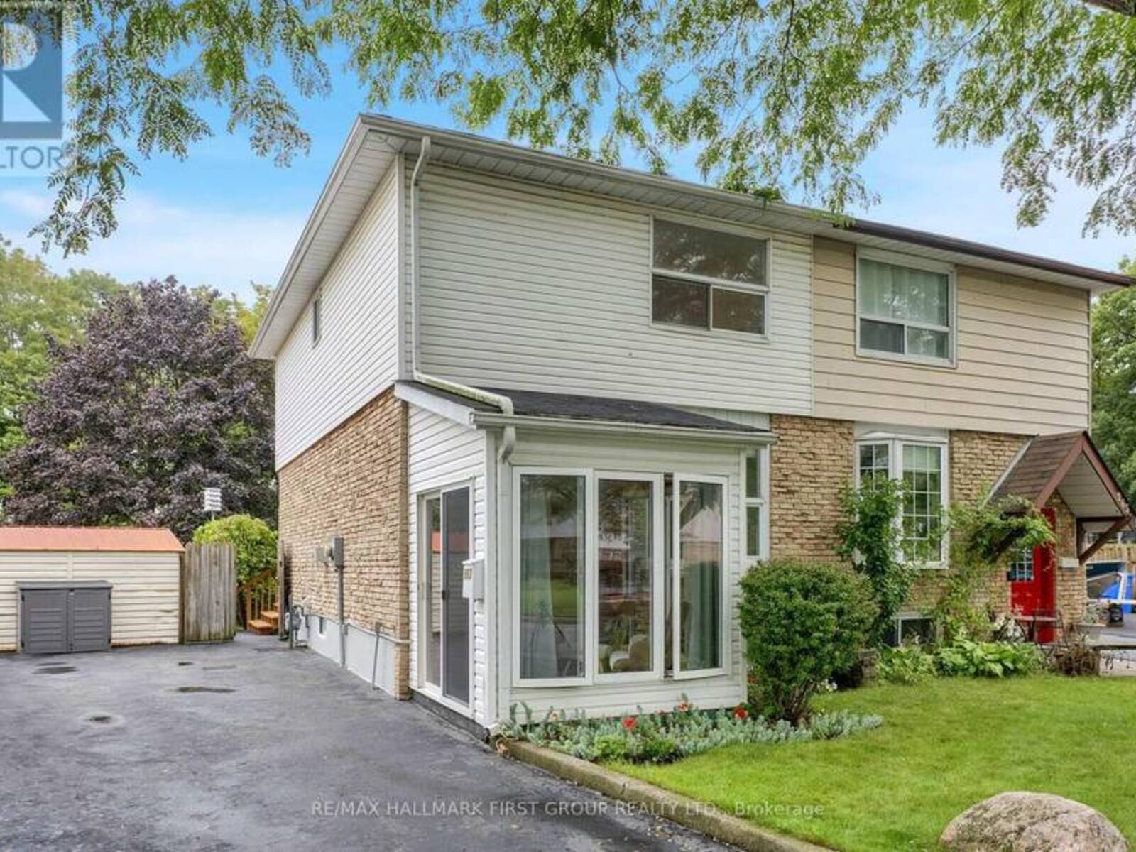 963 RENFREW COURT, Oshawa, Ontario L1J 6L2