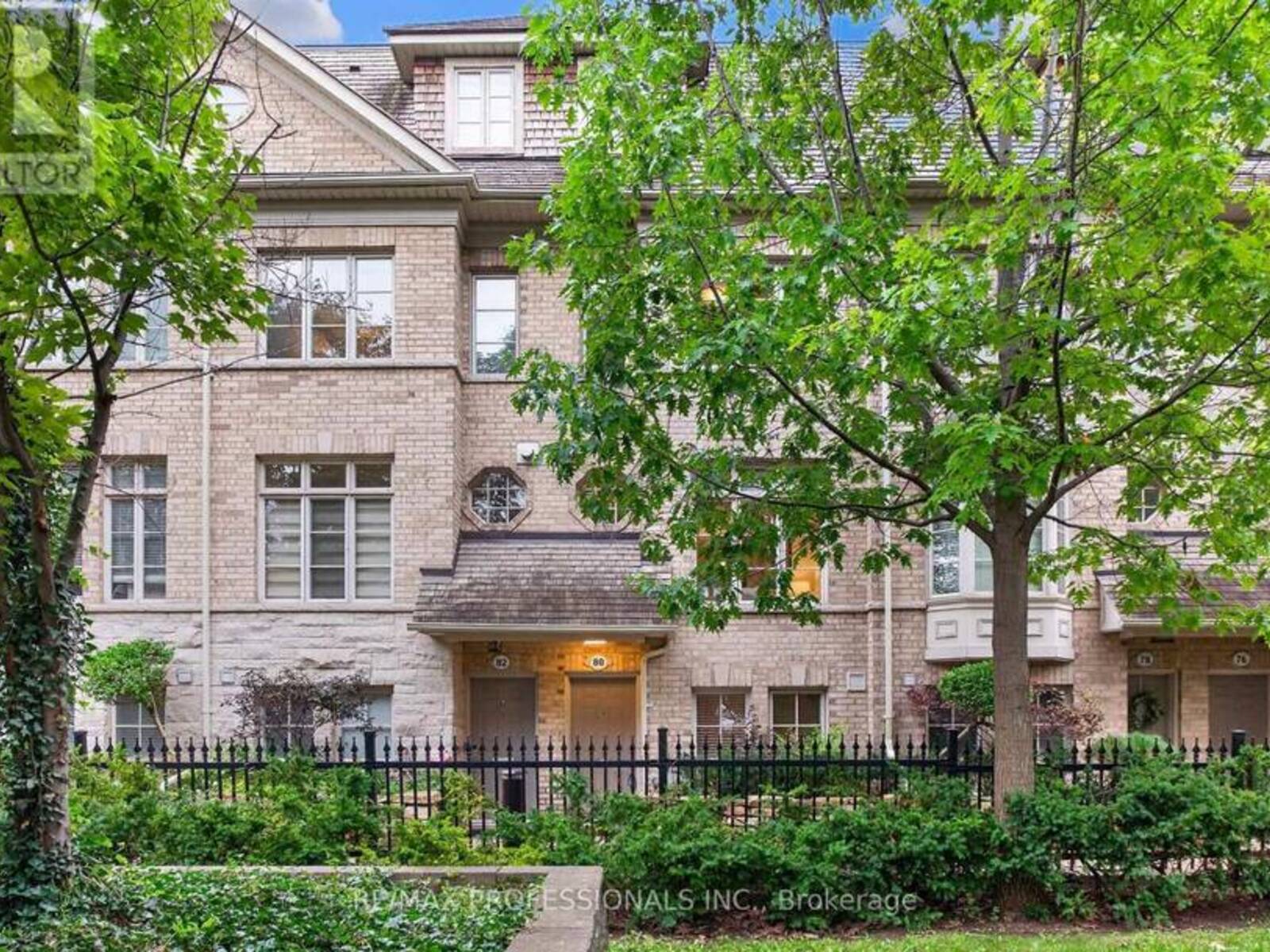 80 FURROW LANE, Toronto, Ontario M8Z 0A3