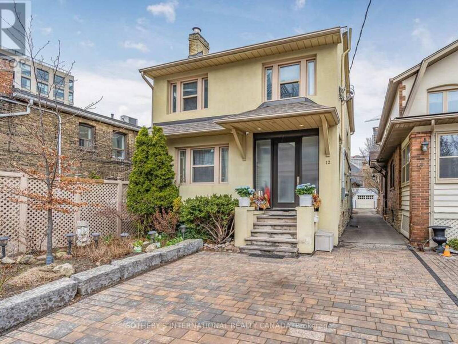 12 BELSIZE DRIVE, Toronto, Ontario M4S 1L4