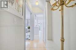 12 BELSIZE DRIVE | Toronto Ontario | Slide Image Eight