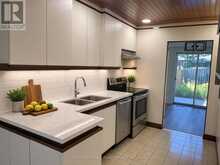 6 ABERFELDY CRESCENT | Markham Ontario | Slide Image Eight