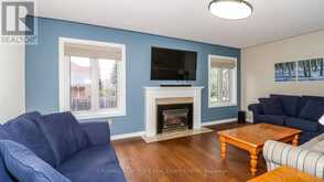37 FALLING BROOK DRIVE | Barrie Ontario | Slide Image Nine