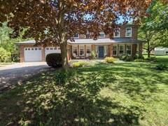 11 LYNDA AVENUE Mono Ontario, L9W 1Z4