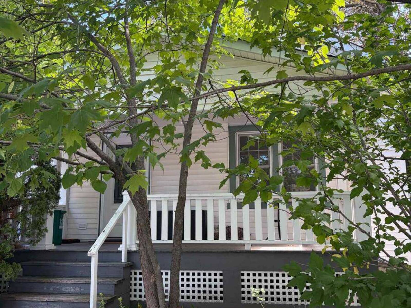 121 WELLS STREET, Aurora, Ontario L4G 1T6