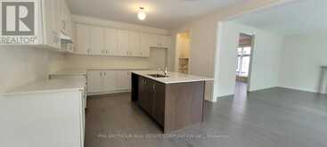 143 DOVEDALE DRIVE | Georgina Ontario | Slide Image Four