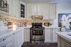 68 OLD FIELD CRESCENT | East Gwillimbury Ontario | Slide Image Sixteen