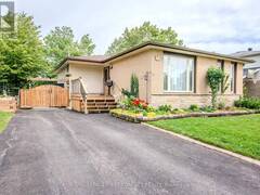 12 DAPHNE CRESCENT Barrie Ontario, L4M 2Y8