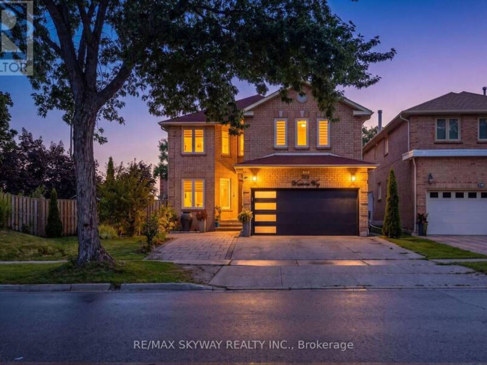 743 WINTERTON WAY, Mississauga, Ontario L5R 3H7