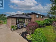 2103 SEABROOK DRIVE Oakville Ontario, L6L 2T8