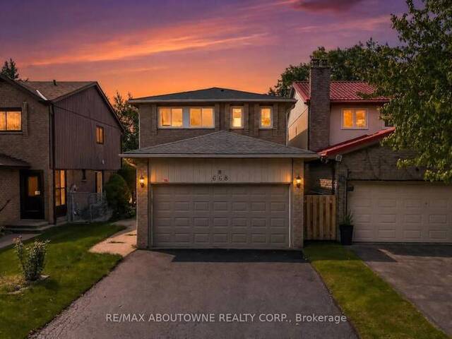 668 GREYCEDAR CRESCENT Mississauga Ontario, L4W 3J7 - 4 Bedrooms Home For Sale
