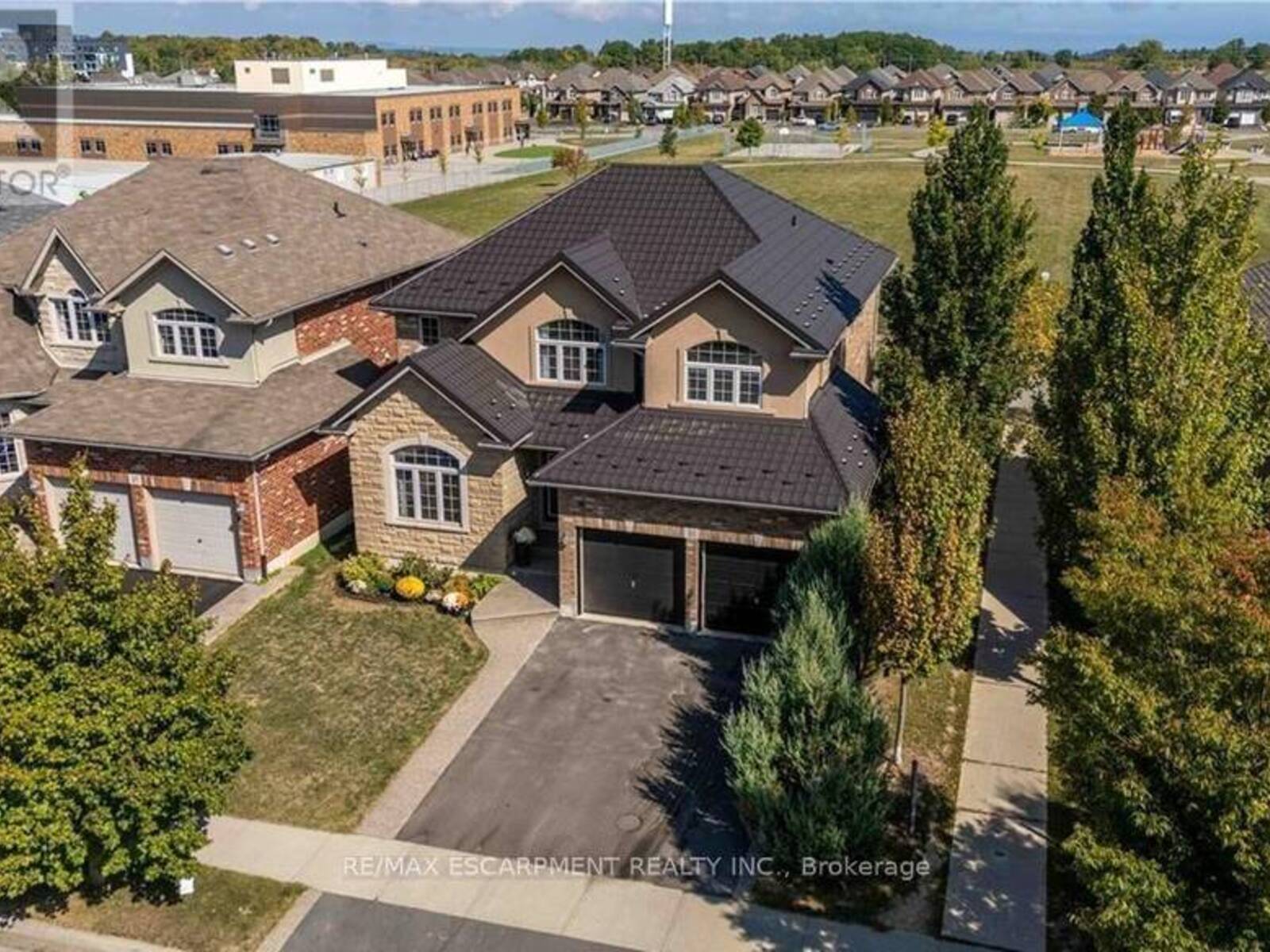 51 SHOWCASE DRIVE, Hamilton, Ontario L0R 1P0