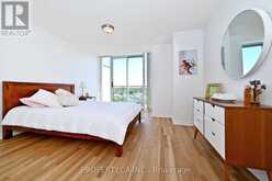 1013 - 310 RED MAPLE ROAD | Richmond Hill Ontario | Slide Image Eleven