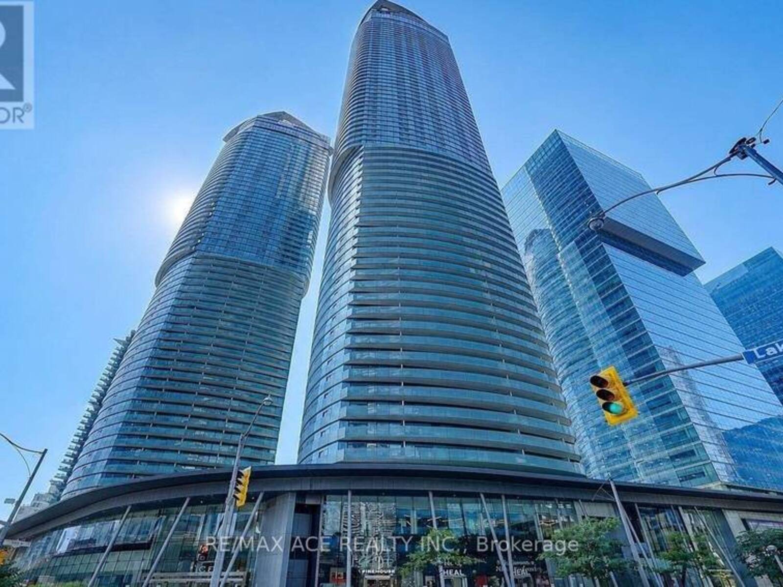 404 - 12 YORK STREET, Toronto, Ontario M5J 2Z2