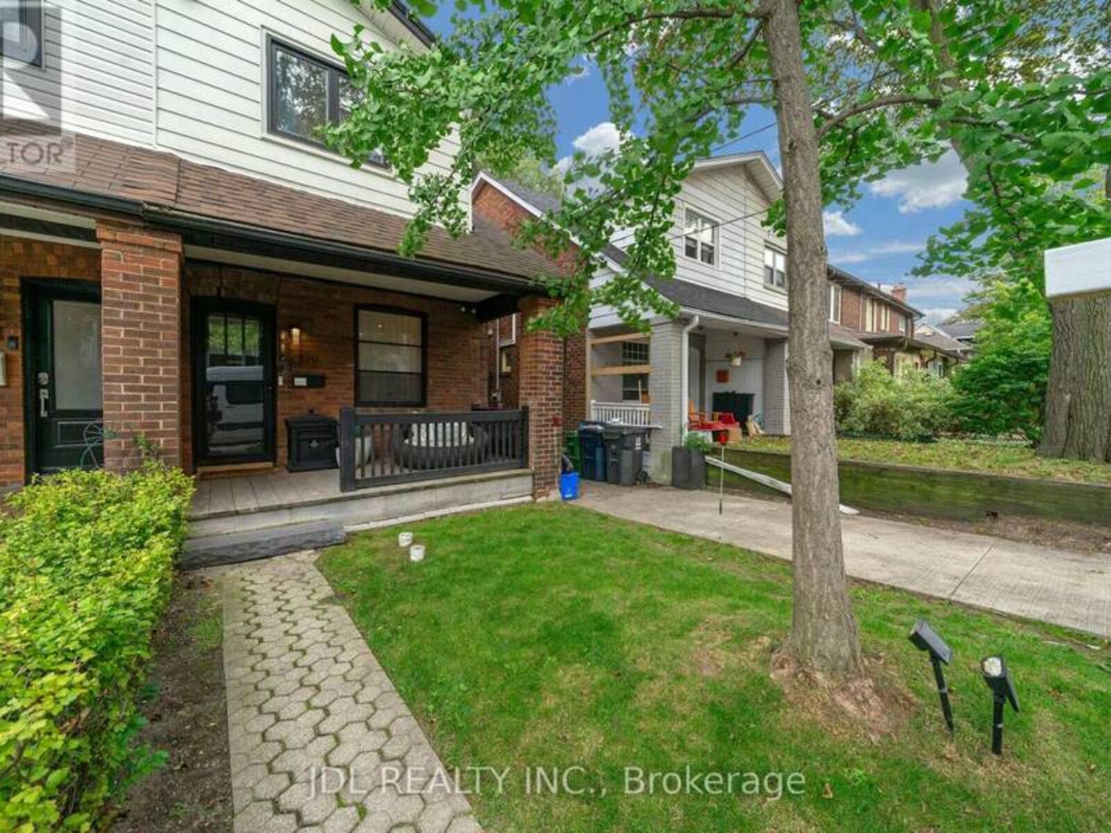 379 SCARBOROUGH ROAD, Toronto, Ontario M4E 3N1