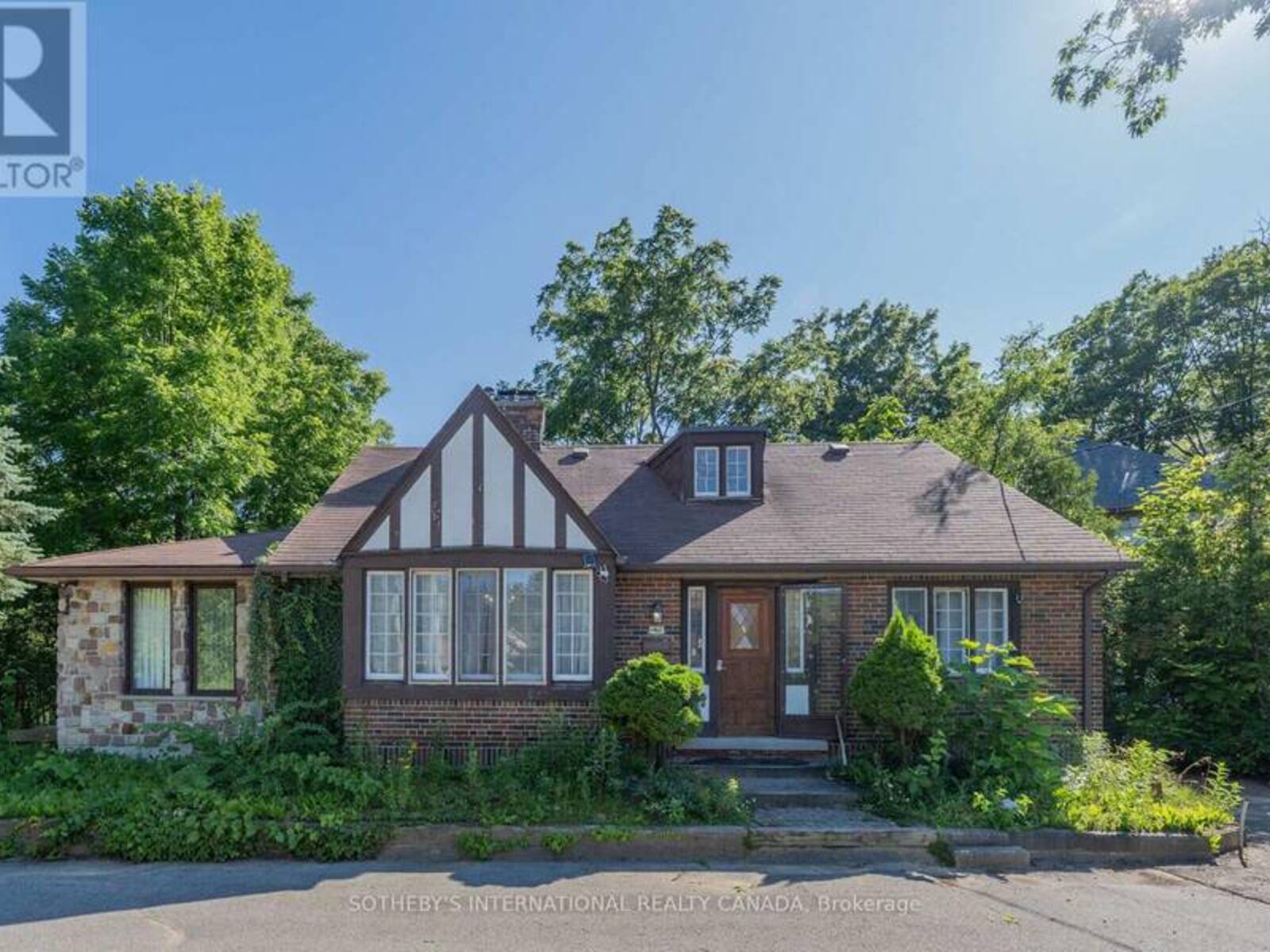 1462 HURONTARIO STREET, Mississauga, Ontario L5G 3H4
