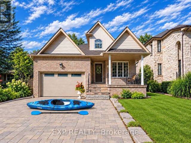 62 FERGUS AVENUE Richmond Hill Ontario, L4E 3C2 - 5 Bedrooms Home For Sale
