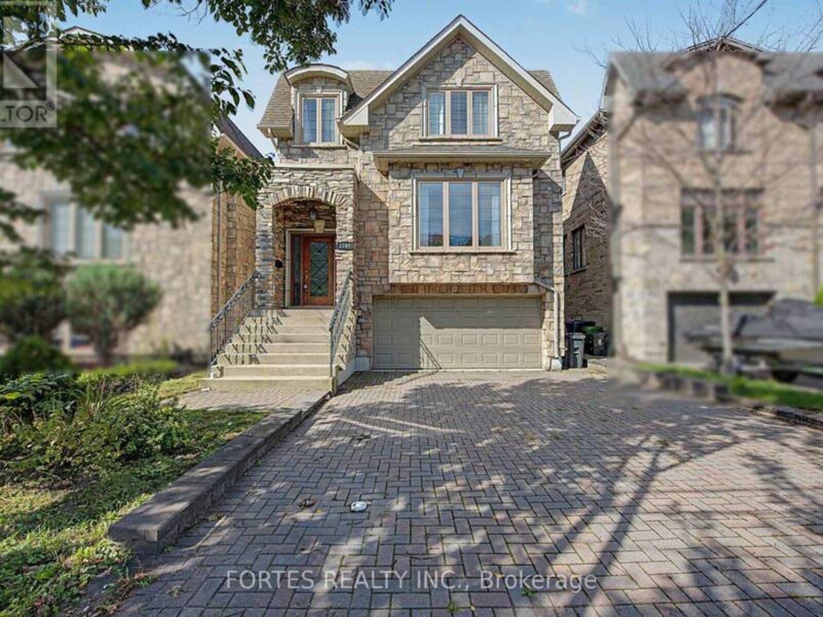 1160 ISLINGTON AVENUE, Toronto, Ontario M8Z 4S7