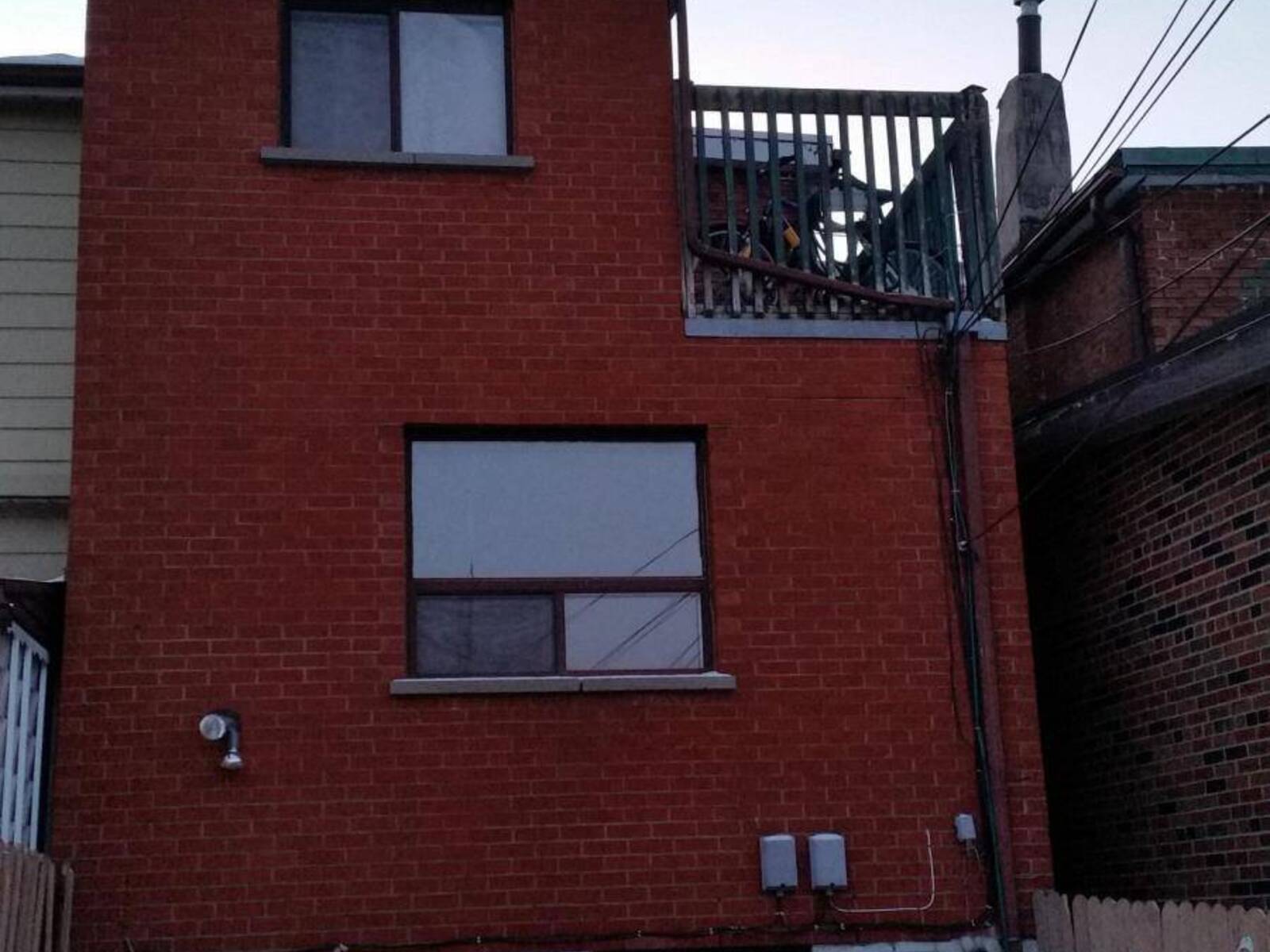283 OSSINGTON AVENUE, Toronto, Ontario M6J 3A1