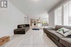 449 ALEX DONER DRIVE | Newmarket Ontario | Slide Image Ten