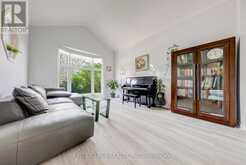 449 ALEX DONER DRIVE | Newmarket Ontario | Slide Image Seventeen