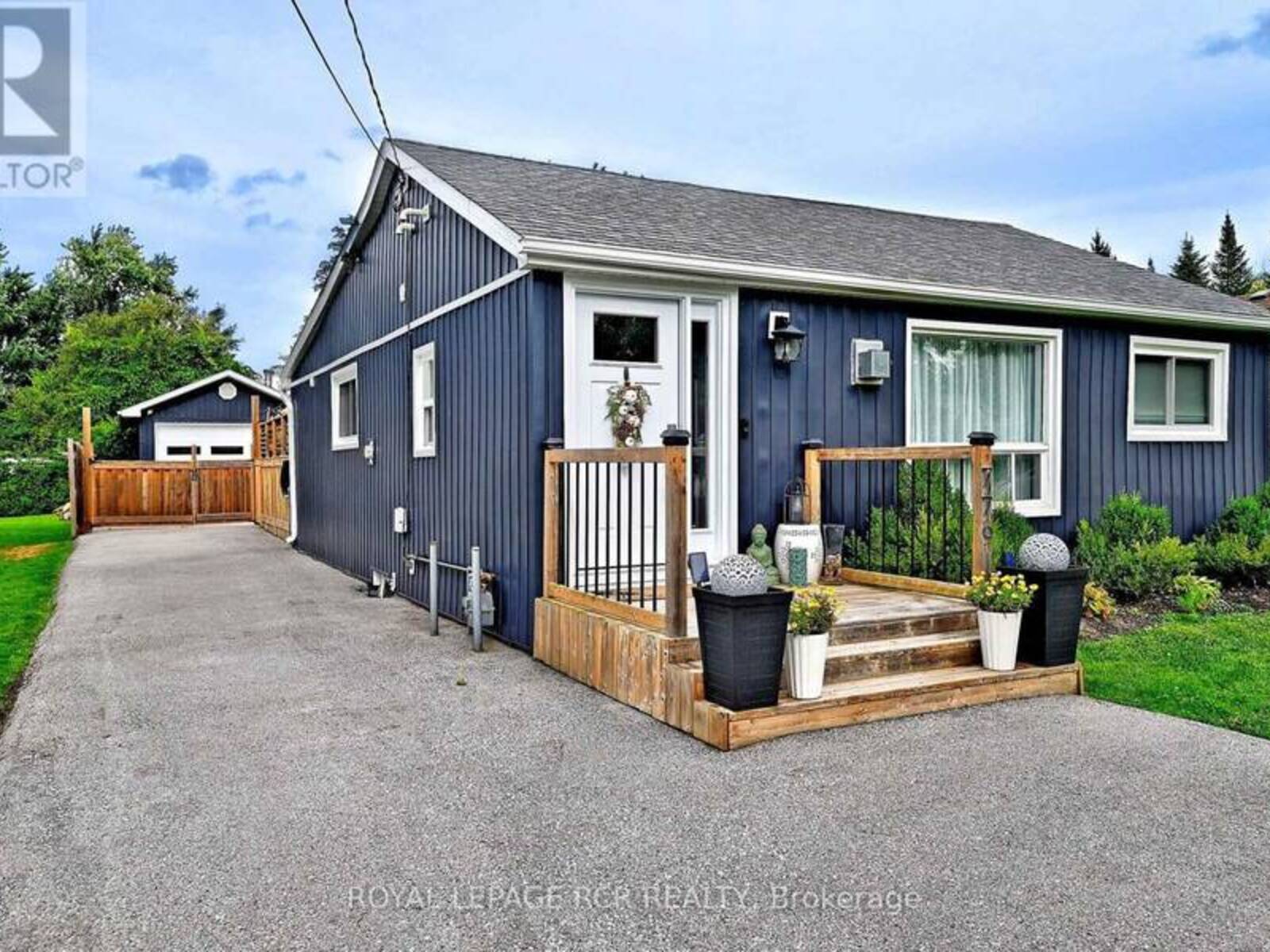 779 SHEPPARD AVENUE, Georgina, Ontario L4P 3E9