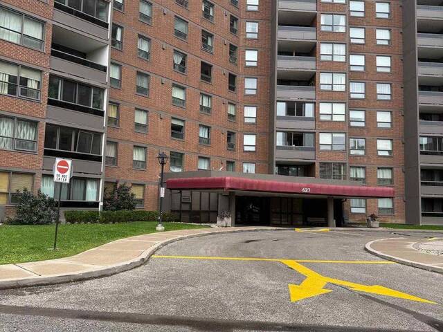 101 - 627 THE WEST MALL Toronto Ontario, M9C 4X5 - 3 Bedrooms Condo For Sale
