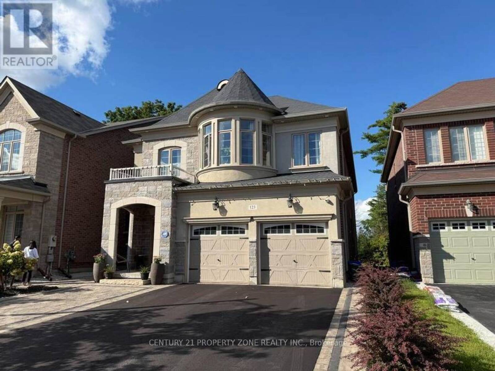 123 UPPER CANADA COURT, Halton Hills, Ontario L7G 0L3