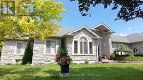 49 SHORE CRESCENT | Georgina Ontario | Slide Image Four