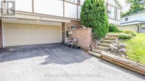 10 CAMPFIRE COURT | Barrie Ontario | Slide Image Three