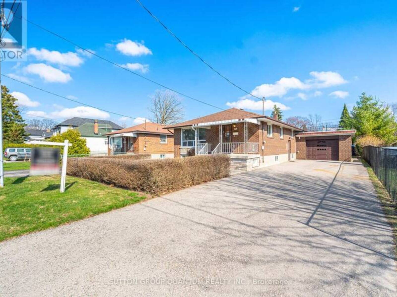 126 ANGELENE STREET, Mississauga, Ontario L5G 1X2